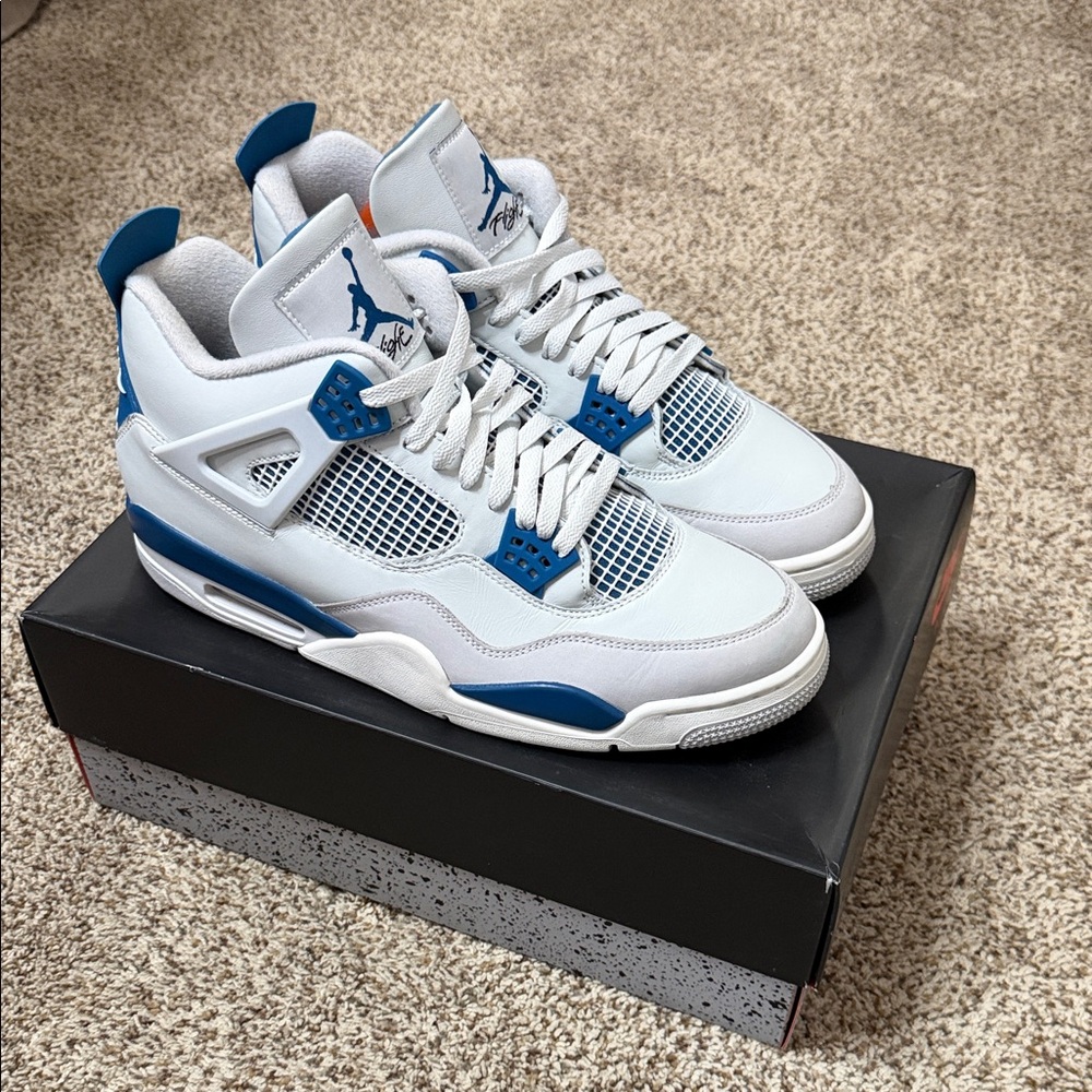 Jordan Retro 4 Military